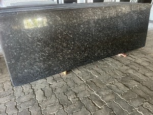 Dalles de granit Kotda polies de qualité supérieure pour plans de travail de cuisine, comptoirs, revêtements de sol, escaliers, panneaux muraux - En vente - Product Image 4