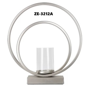 Support de bougie en fer forgé fait main de luxe – Fournisseur de décoration intérieure haut de gamme pour l'hôtellerie, le résidentiel, le commercial et le marché de détail - Product Image 1