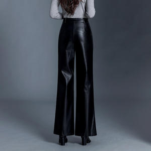 PIHA SPORTS Jeans de Invierno para Mujer, Negros, con Aspecto de Cuero, Cintura Media, Corte Regular, Levanta Glúteos, de Secado Rápido y Resistentes al Viento - Product Image 1