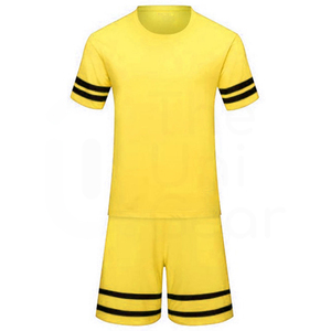 Conjunto de camiseta y pantalones cortos de fútbol amarillos para hombre, cuello redondo, manga corta, uniforme con rayas negras - Product Image 4