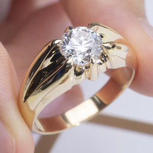 Anillo de Compromiso de Diamantes de Corte Brillante Redondo en Oro Amarillo para Mujer, Estilo Clásico - Product Image 2