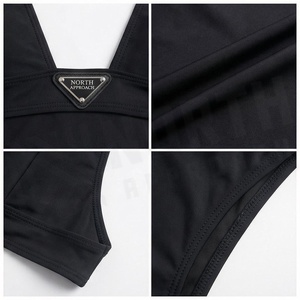 Ensemble de yoga 2 pièces imprimé papillon bleu avec finition dorée, body à col en V profond et jupe portefeuille longueur genou - Product Image 4