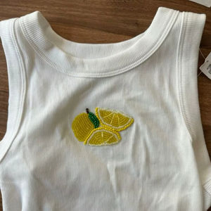 Camiseta sin mangas de algodón acanalado con parche bordado de oliva, ropa de verano informal, ropa interior para mujer con cuentas - Product Image 1