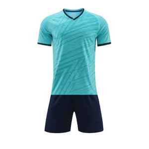 Fabricación de uniformes de fútbol al por mayor, conjunto personalizado de dos piezas (camiseta y pantalón corto) con diseño de logotipo personalizado por sublimación. - Product Image 4