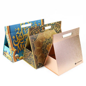 Boîte cadeau triangulaire en carton texturé, emballage pliable de luxe personnalisé avec insert en éponge - Product Image 1