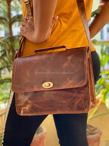 Bandolera de cuero de grano completo para mujer, bolso de hombro hecho a mano - Product Image 2