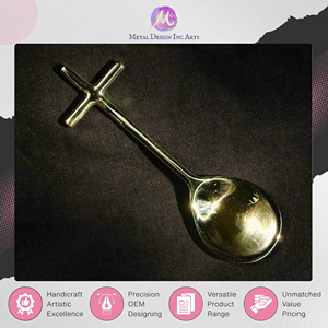 Vendeur d'origine indienne proposant un élégant ensemble de couverts en laiton doré, 3 pièces – Cuillères uniques à manche croisé pour la salle à manger et les réceptions - Product Image 6