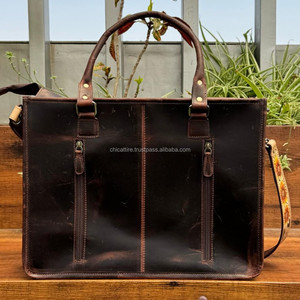 Nouveau sac fourre-tout à pampilles de grande capacité pour femmes de créateur sac à main à bandoulière en cuir repoussé à la main avec poignée en cuir de vachette - Product Image 5