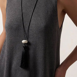 Collier pendentif à pompon noir, pierre blanche, cordon long, style bohème minimaliste, fait main, bijoux bouddhistes, unisexe - Product Image 4