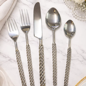 Accessoires de table pour dîner formel  Décoration de table raffinée  Vaisselle pour événements et traiteur  Essentiels pour la mise en table de fête  Luxe - Product Image 6