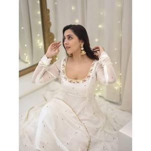 ชุดราตรี XL พร้อมพิมพ์ลาย Dupatta และกางเกงสำหรับโอกาสพิเศษในงานปาร์ตี้ - Product Image 2