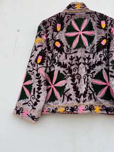 Chaqueta Boho de Terciopelo Suzani |   Abrigo de Invierno Bordado a Mano - Product Image 5