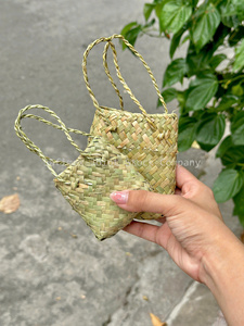 Bolsa de regalo pequeña de paja tejida Maori Kete, bolsa Maori Kete de hierba marina tejida, bolsa de lino duradera de 5-14 cm, tamaño pequeño, de fábrica en Vietnam - Product Image 1