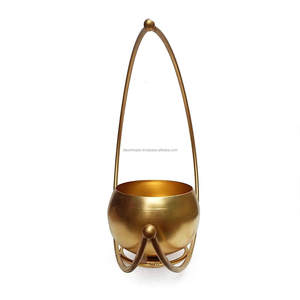 Vase à fleurs moderne en métal artisanal avec finition dorée, vase de table écologique pour la décoration de mariage et de la maison - Product Image 4