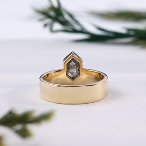 Anillo Minimalista de Oro Amarillo con Diamante de Corte Hexagonal para Hombre, Banda Ancha y Gruesa, Cristal Negro Geométrico, Joyería Fina de Compromiso, Regalo para Él - Product Image 2