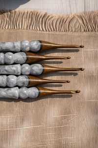 Handmade Wooden Resin Crochet <b>Hook</b> – Pearl White Grey Shade – Ergonomic Handle – Smooth Lightweight Knitting Tool - Product Image 4