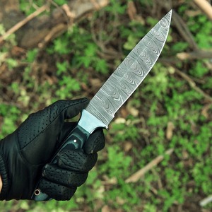 Cuchillo de caza de hoja fija de acero de Damasco personalizado, punta de cuchillo tipo Drop Point, mango de madera, borde biselado, 0.6mm de grosor, hecho a mano. - Product Image 5