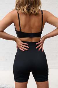 Conjunto Deportivo de 2 Piezas para Mujer, Cintura Alta, Secado Rápido, Alta Elasticidad, Bra Deportivo y Pantalones Cortos para Yoga, Venta al Por Mayor Personalizada - Product Image 5