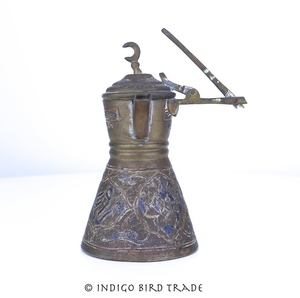 Cafetière Dallah en laiton de style moyen-oriental, persan et arabe moderne |   Poignée de cafetière islamique en métal, forme croissant, pour théière turque - Product Image 3