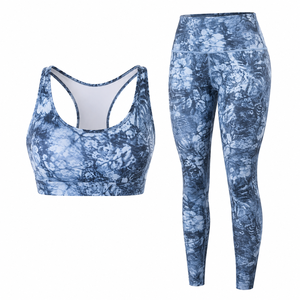 Ensemble de yoga personnalisé pour femme : Soutien-gorge de sport court et leggings taille haute, 2 pièces, sans couture, extensible, pour fitness, gym et entraînement, imprimé devant - Product Image 1