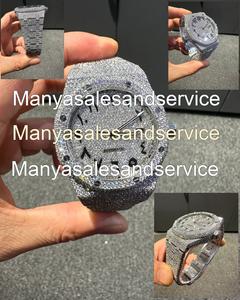 Montre de luxe pour homme avec cadran arabe serti de pierres, verre en cristal et fermoir de bracelet en acier inoxydable avec pierres de moissanite - Product Image 5