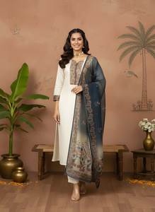 Ensemble Kurta et pantalon en soie romaine blanche avec dupatta imprimé, col rond, coupe trapèze, longueur mollet, tenue ethnique festive pour femme, taille M à XXL - Product Image 4