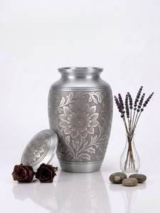 Urne funéraire artisanale en acier inoxydable motif feuille, capacité 3-4L, style classique, faite à la main pour les occasions de commémoration - Product Image 3