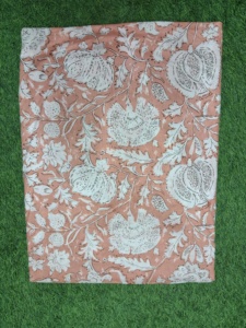 Tissu en coton imprimé à la main multi-couleurs à motifs floraux, tissu respirant imprimé à la main de Jaipur pour robe d'été, vêtements pour femmes - Product Image 3