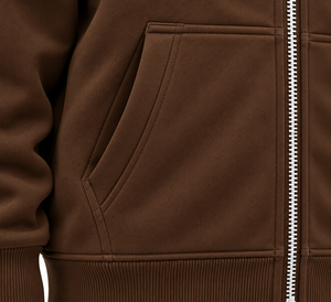 Conjunto deportivo informal para hombre, con sudadera con capucha y cremallera marrón y pantalones tipo jogger. - Product Image 4