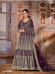 ชุดเลเฮนกา โจลี/ซัลวาร์ คามีซ งานปักแบบดั้งเดิมสำหรับงานหนักและงานปักลายละเอียด สำหรับสุภาพสตรี สวมใส่ในงานปาร์ตี้ แห้งเร็ว ทรงหลวม - Product Image 5