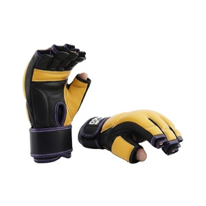 Gants de grappling MMA professionnels en cuir noir, mitaines de sparring fortement rembourrées pour l'entraînement aux arts martiaux et les sports de combat - Product Image 2