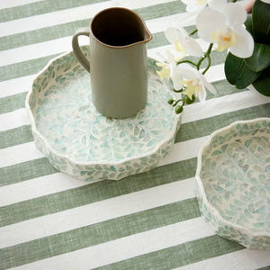 Plateau en nacre à bords festonnés, mosaïque de coquillages botaniques multiformes, plat décoratif unique pour un style d'intérieur moderne - Product Image 4