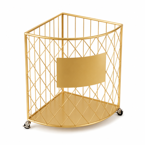 Cesto de Ropa Metálico Dorado con Ruedas, Diseño Geométrico Hueco, Cesto de Almacenamiento de Alambre para Hoteles, Decoración y Organización del Baño del Hogar - Product Image 6