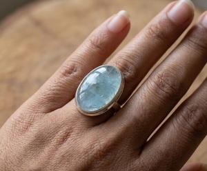 Anillo de Plata de Ley 925 con Aguamarina Natural Ovalada, Hecho a Mano, Elegante, Fabricante y Proveedor de Joyería Fina, Venta al Por Mayor - Product Image 5