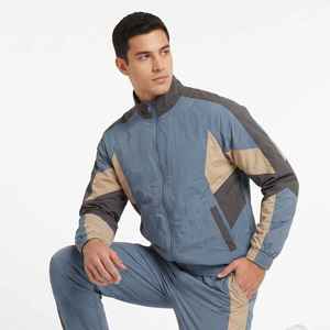 Conjunto deportivo de 2 piezas, chaqueta cortavientos holgada personalizada, ligera, de nailon liso, para hombre. - Product Image 4
