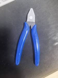 Alicates de punta plana de precisión de 8 pulgadas para bricolaje, con mandíbula lisa y cabeza extendida, diseño de pico de pato, herramientas manuales para doblar, sujetar y trabajar con joyería y acero. - Product Image 3