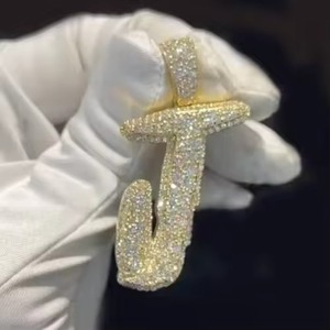 Colgante de Plata de Ley 925 Chapado en Oro Estilo Hip Hop, Colgante Personalizado con Letras Iniciales, Colgante con Incrustaciones de Diamantes, Colgante Estilo Rapper - Product Image 1