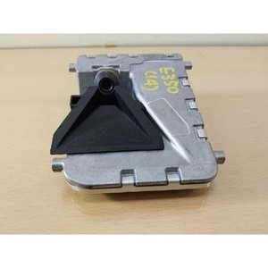 ECUs y Módulos de Computación Usados de Clase E 0009006704 - Product Image 1