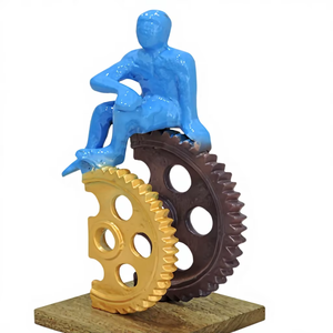 Escultura Moderna de Hombre Azul Sentado sobre Engranajes Industriales, Estatua de Arte Mecánico Contemporánea Hecha a Mano, Decoración para el Hogar y la Oficina - Product Image 1