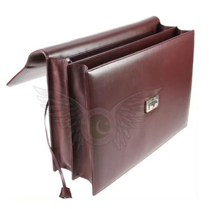 Sac pour ordinateur portable en cuir véritable de qualité supérieure avec compartiments fonctionnels pour un transport organisé, design durable et rangement équilibré - Product Image 3
