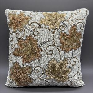 Housse de coussin brodée de perles au design élégant pour canapé, divan, lit et fauteuil d'appoint, avec un style traditionnel artisanal - Product Image 1