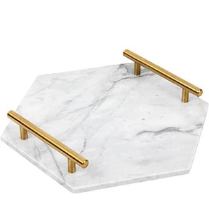 Plateau de service en marbre blanc, poignées en laiton, forme hexagonale, design moderne, plateau à nourriture, vaisselle décorative, planche de service - Product Image 1