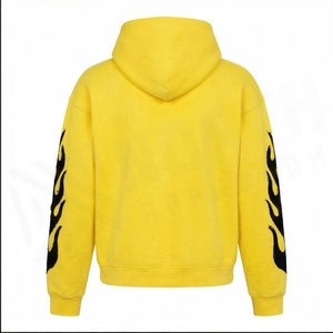 Sweat-shirt à capuche jaune pour homme avec imprimé flamme noire sur la manche, coupe classique, en molleton de coton, décontracté, pour l'automne - Product Image 3