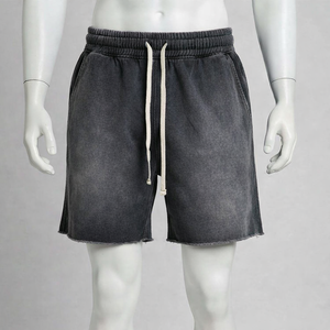 Shorts de sport unisexe personnalisables, vierges, respirants, en molleton de coton French Terry, avec cordon de serrage, effet délavé à l'acide et bords bruts, style vintage, pour la vente en gros - Product Image 1