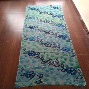 Écharpe en laine mérinos 100% fine, imprimée à la main, légère, coupe-vent, extensible dans quatre sens, douce, chaude et tendance pour femmes - Product Image 6