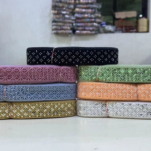 ชุดอาบายะผ้าลูกไม้ปักลายดอกไม้สไตล์ดูไบพรีเมียม  สำหรับสตรีชาวมุสลิม  ตกแต่งด้วยวัสดุรักษ์โลก เหมาะสำหรับงานกลางคืน ธุรกิจ หรือใส่ในบ้าน  ให้ลุคสง่างาม - Product Image 1