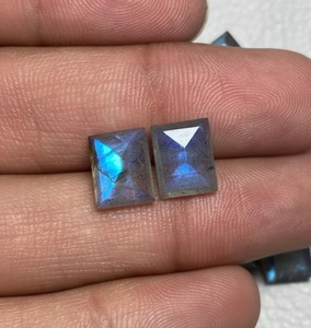 Pierre précieuse naturelle Labradorite taille émeraude, à reflets bleus, facettée, pierre libre pour la fabrication de bagues, pendentifs et bijoux - Product Image 4