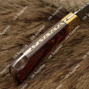 Couteaux pliants EDC de camping et de chasse, très demandés, de qualité supérieure, en acier Damascène, ultra-affûtés, avec manche en laiton et bois Pakka, OEM - Product Image 5