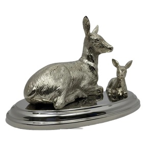 Escultura Artesanal de Lujo en Aluminio con Diseño de Familia de Ciervos, Estilo Escandinavo Clásico Vintage, Decoración de Mesa Pop Art - Product Image 1