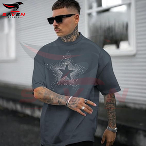 เสื้อยืดโอเวอร์ไซส์ผู้ชายสไตล์สตรีทแวร์ ปักลายกราฟิกคริสตัลรูปดาวสีเทา ประดับด้วยคริสตัลแบบฮอตฟิกซ์ ผ้าฝ้ายทรงดรอปโชว์เดอร์ รับผลิตตามสั่งขายส่ง - Product Image 4